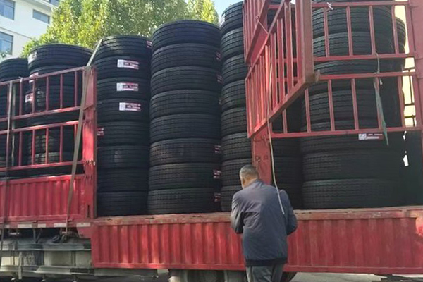 Грузовые шины отправлены в Казахстан